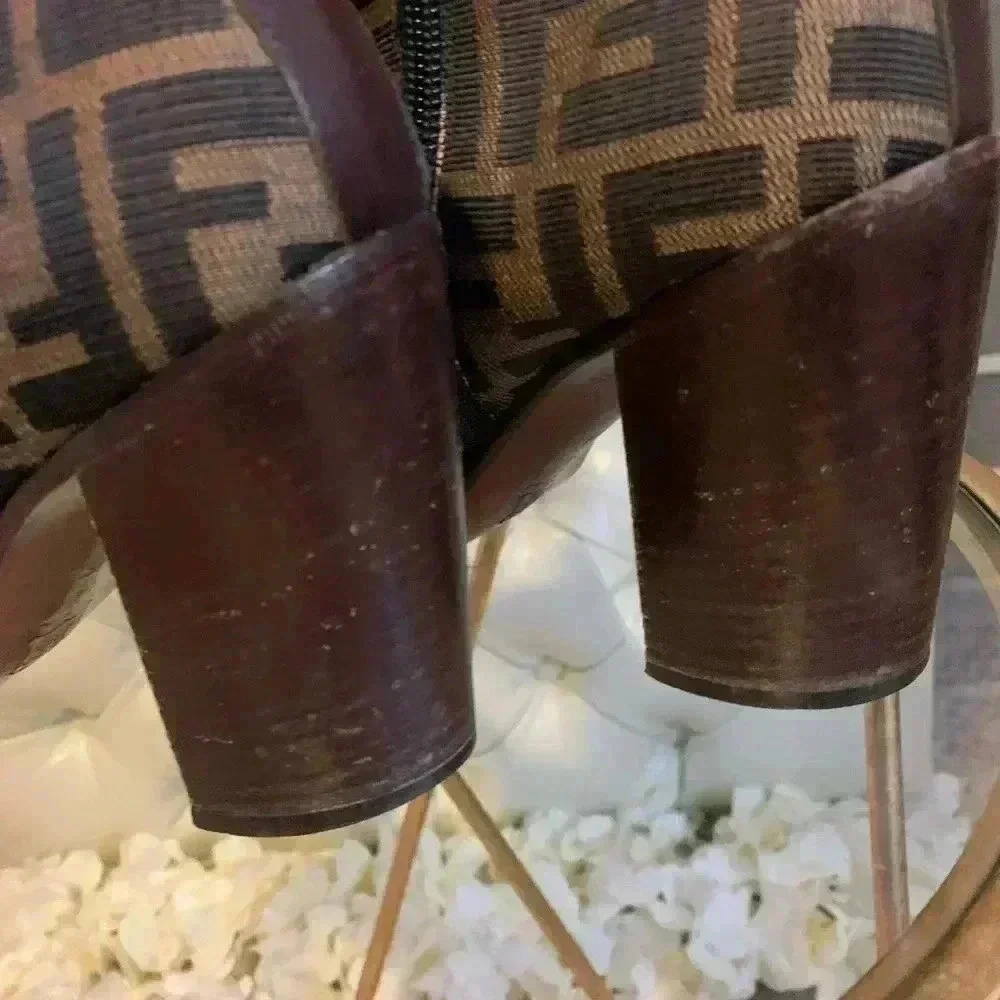 Fendi boots - Picture 5 of 16